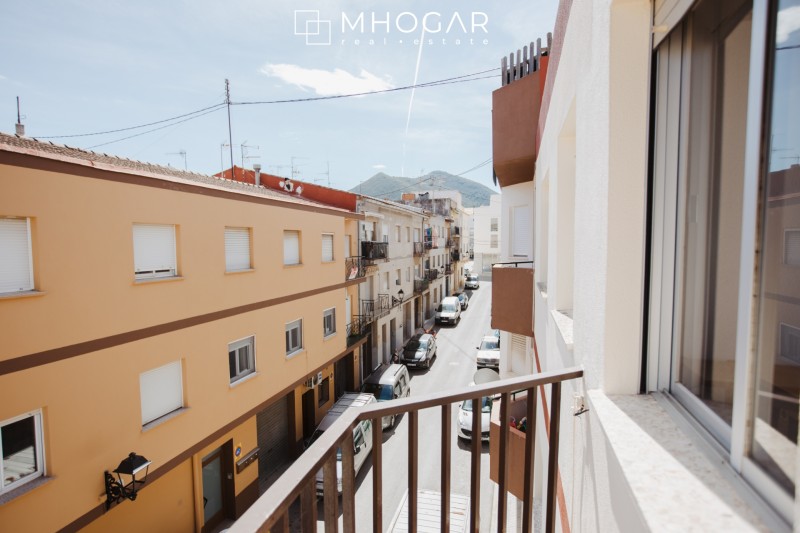 Jalón - Amplio apartamento con vista a un precio excelente!